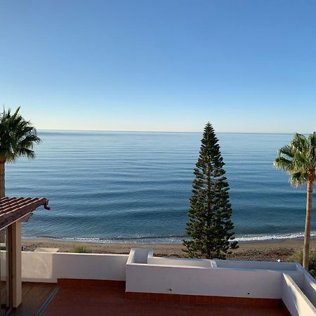 Penthouse On The Beachfront Estepona Exterior photo