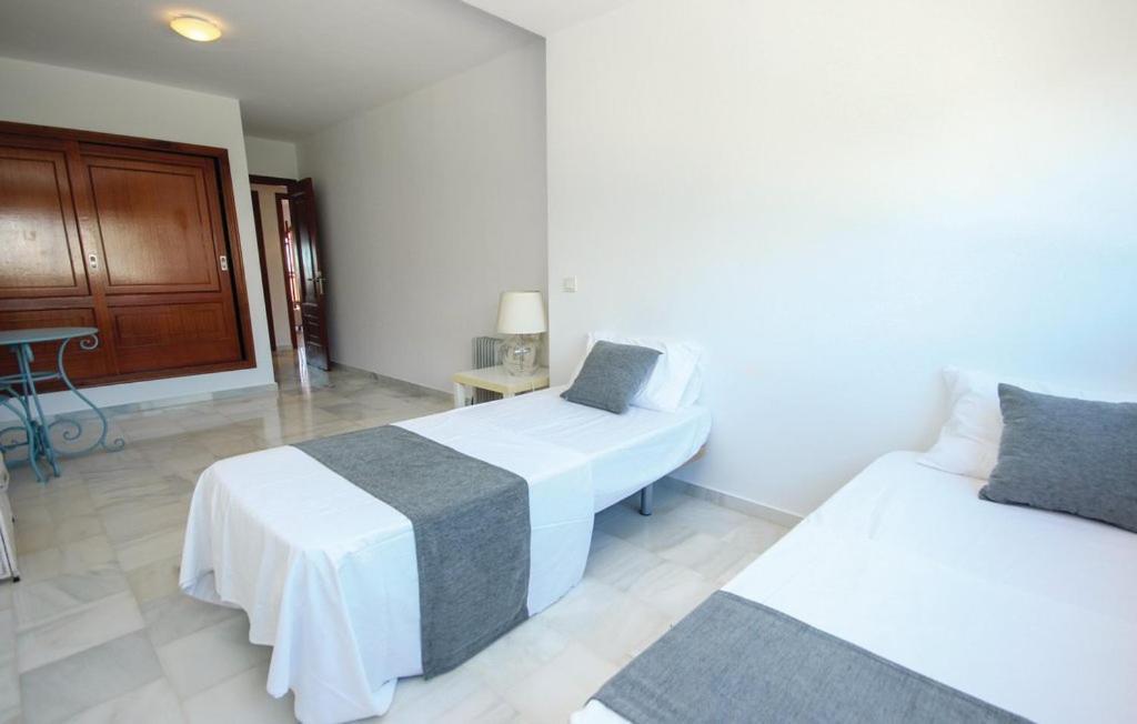 Penthouse On The Beachfront Estepona Exterior photo