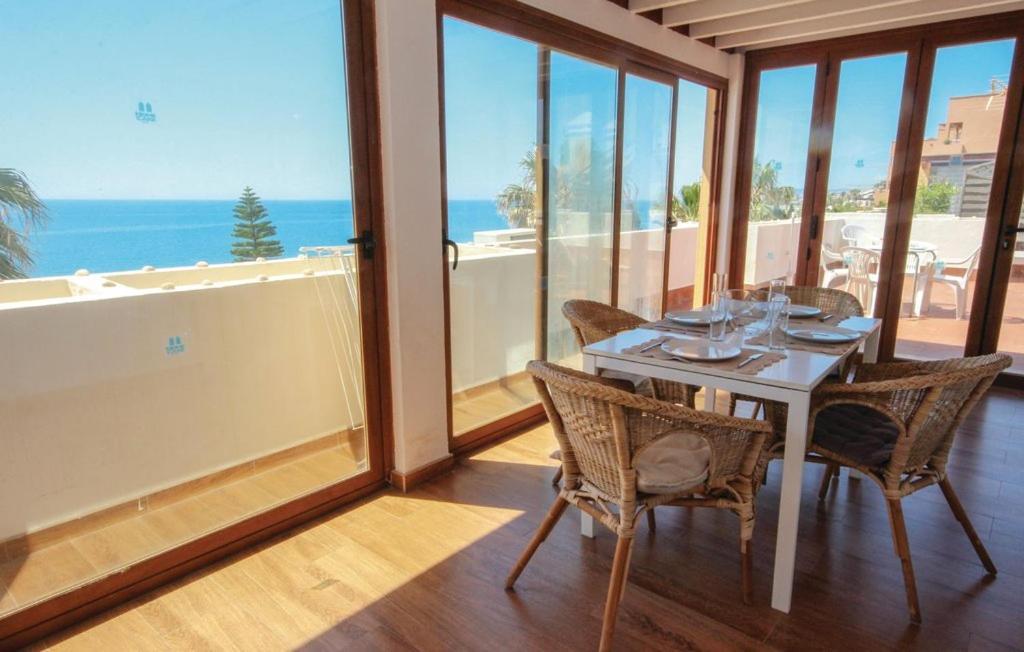 Penthouse On The Beachfront Estepona Exterior photo