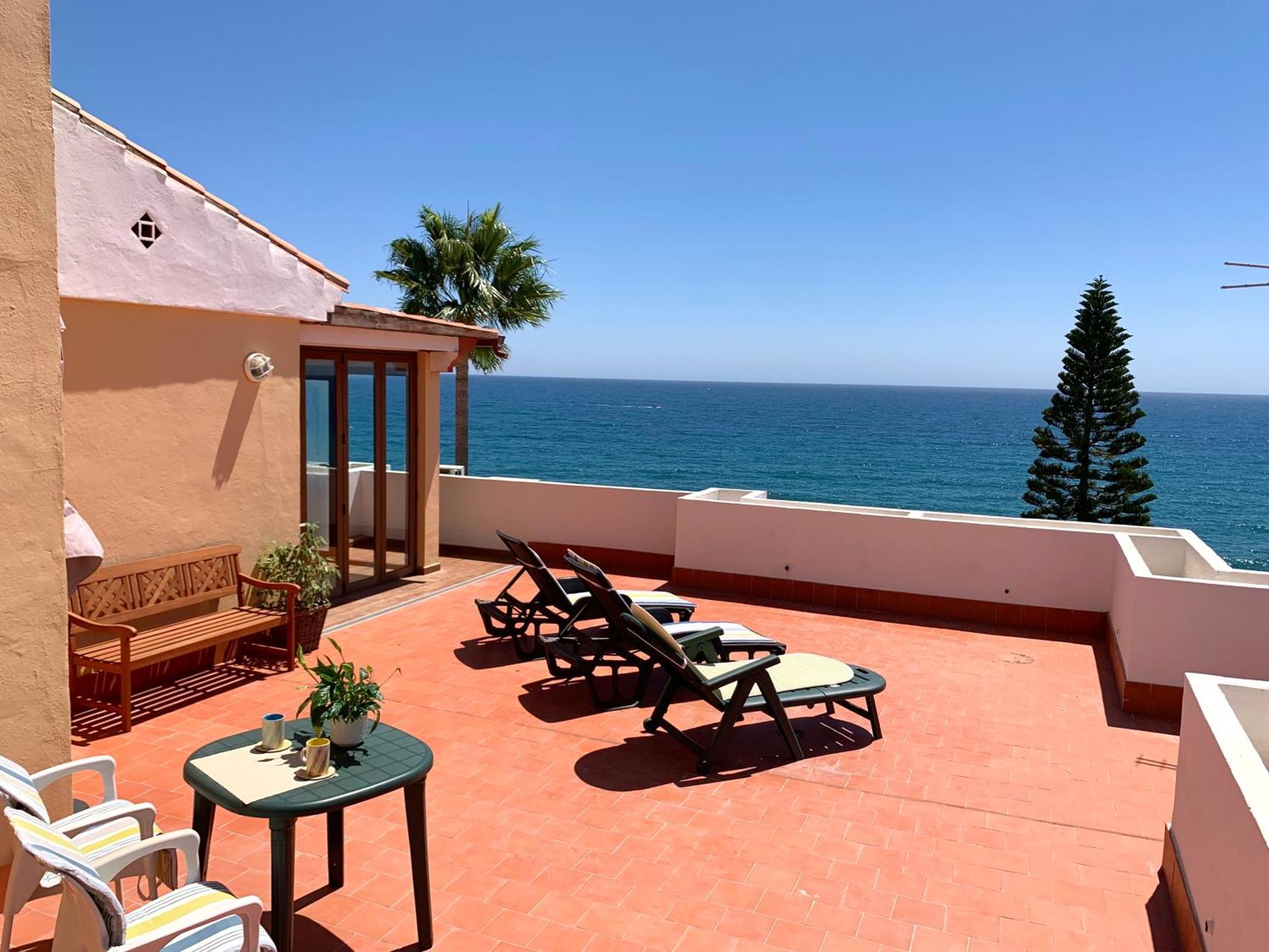 Penthouse On The Beachfront Estepona Exterior photo